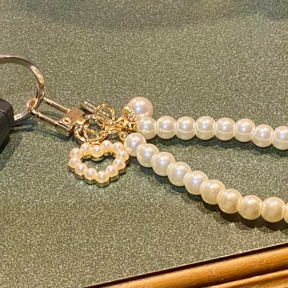 Pearl Wristlet / Zipper Pull / Key Chain / Bag Charm  - Brand New